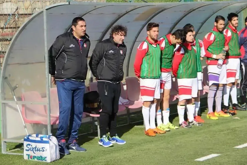 Fabrizio Carracoi in panchina (foto Andrea Serreli)