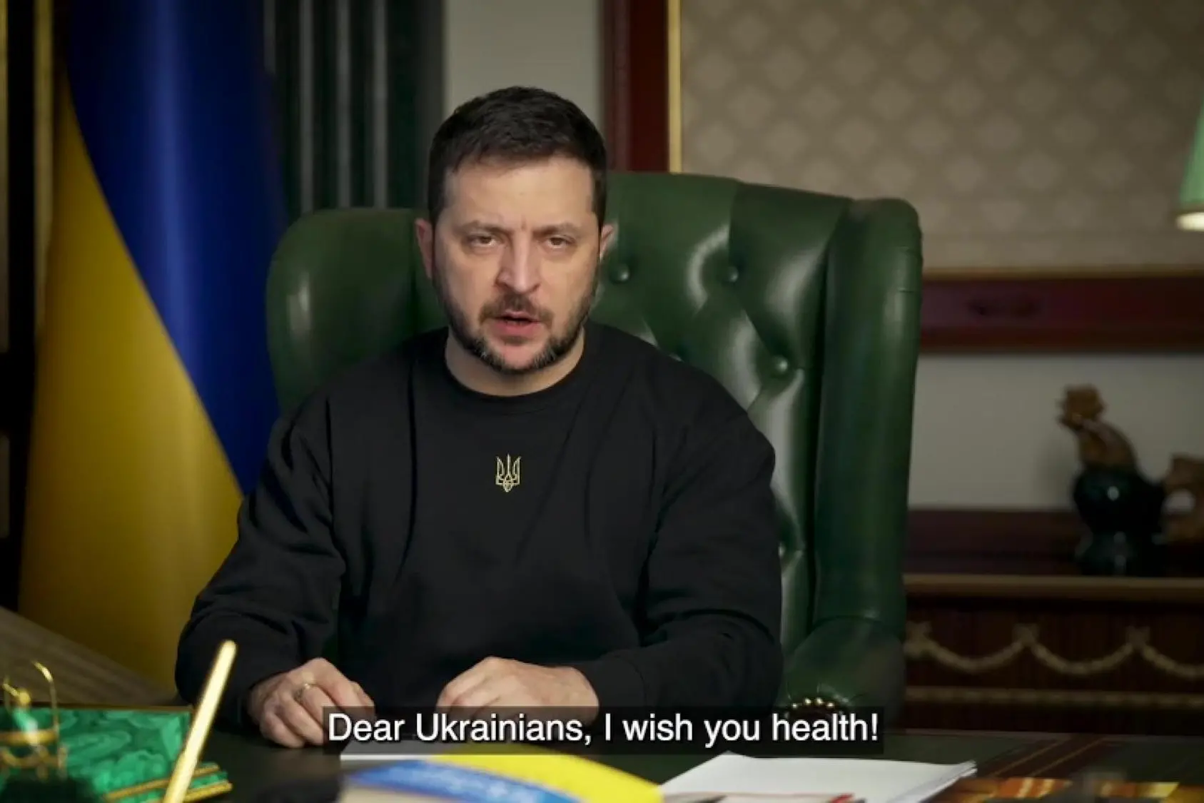 "The frontline situation remains very difficult in the key areas of Donbas – Bakhmut, Soledar, Maryinka, Kreminna... For a long time already there is no living place left on the land of these areas – undamaged by shells and fire. The occupiers actually destroyed Bakhmut, another Donbas city that the Russian army turned into burnt ruins. I thank all our heroes, all soldiers and commanders who are holding the frontline in these directions, repulsing attacks and inflicting significant losses on the enemy – in response to the hell that entered Ukraine under the Russian flag. Glory to everyone who fights for Ukraine! Gratitude to everyone who works for the sake of our people! Eternal memory to all those who gave their lives for independence! Glory to Ukraine!", si legge in un post del presidente ucraino Volodymyr Zelensky inoltrato su Zelenskiy / Official, 09 dicembre 2022. NPK Frame tratto da video su Zelenskiy / Official +++ATTENZIONE LA FOTO NON PUO' ESSERE PUBBLICATA O RIPRODOTTA SENZA L'AUTORIZZAZIONE DELLA FONTE DI ORIGINE CUI SI RINVIA+++ +++NO SALES; NO ARCHIVE; EDITORIAL USE ONLY+++
