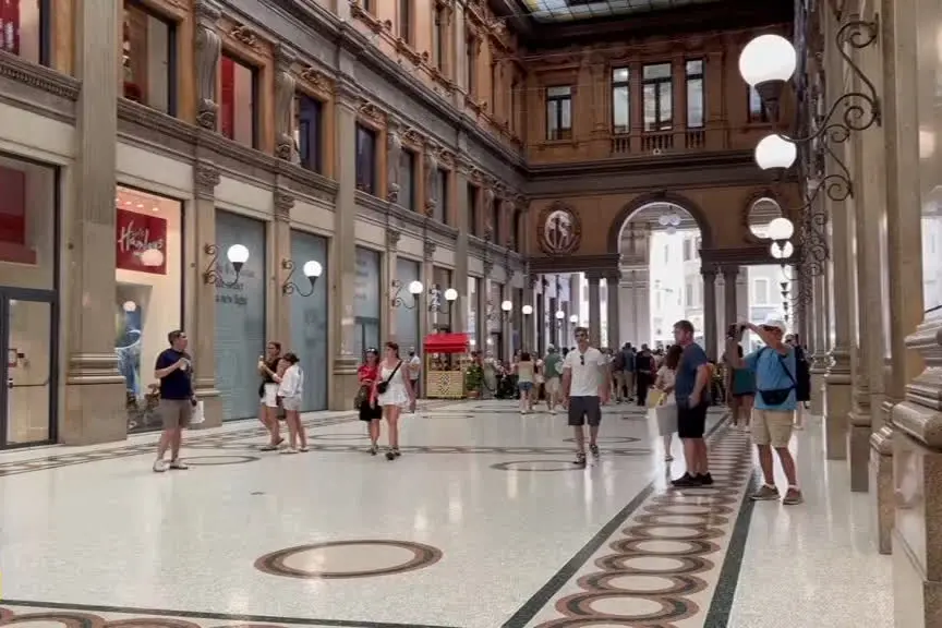 Poste Italiane svetta anche in tempo di saldi