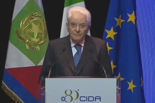 Mattarella: non disperdere unità Paese anche se ci sono contrapposizioni