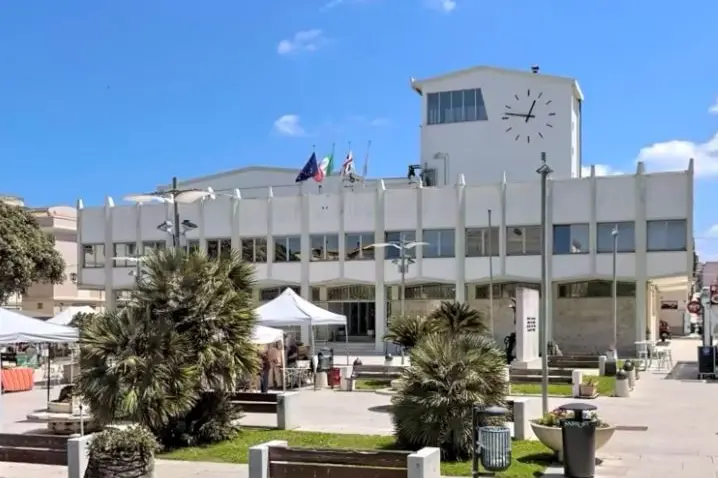 Municipio di Porto Torres (foto Pala)