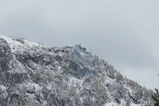 Il "Nido dell'Aquila" va a fuoco, immagini ex rifugio Adolf Hitler