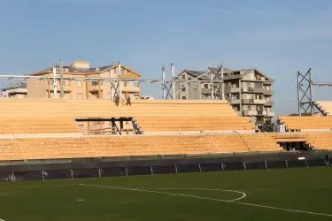 Lo stadio Is Arenas durante i primi lavori