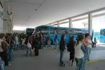 Arst, Oristano: studenti aspettano il pullman