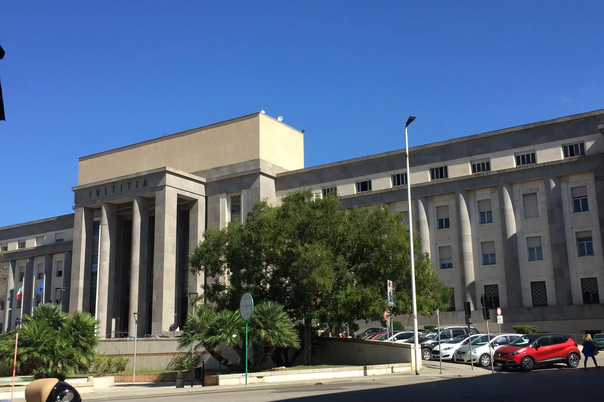 Il Palazzo di giustizia di Cagliari