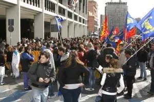 Cagliari, gli studenti in piazza (Giuseppe Ungari)