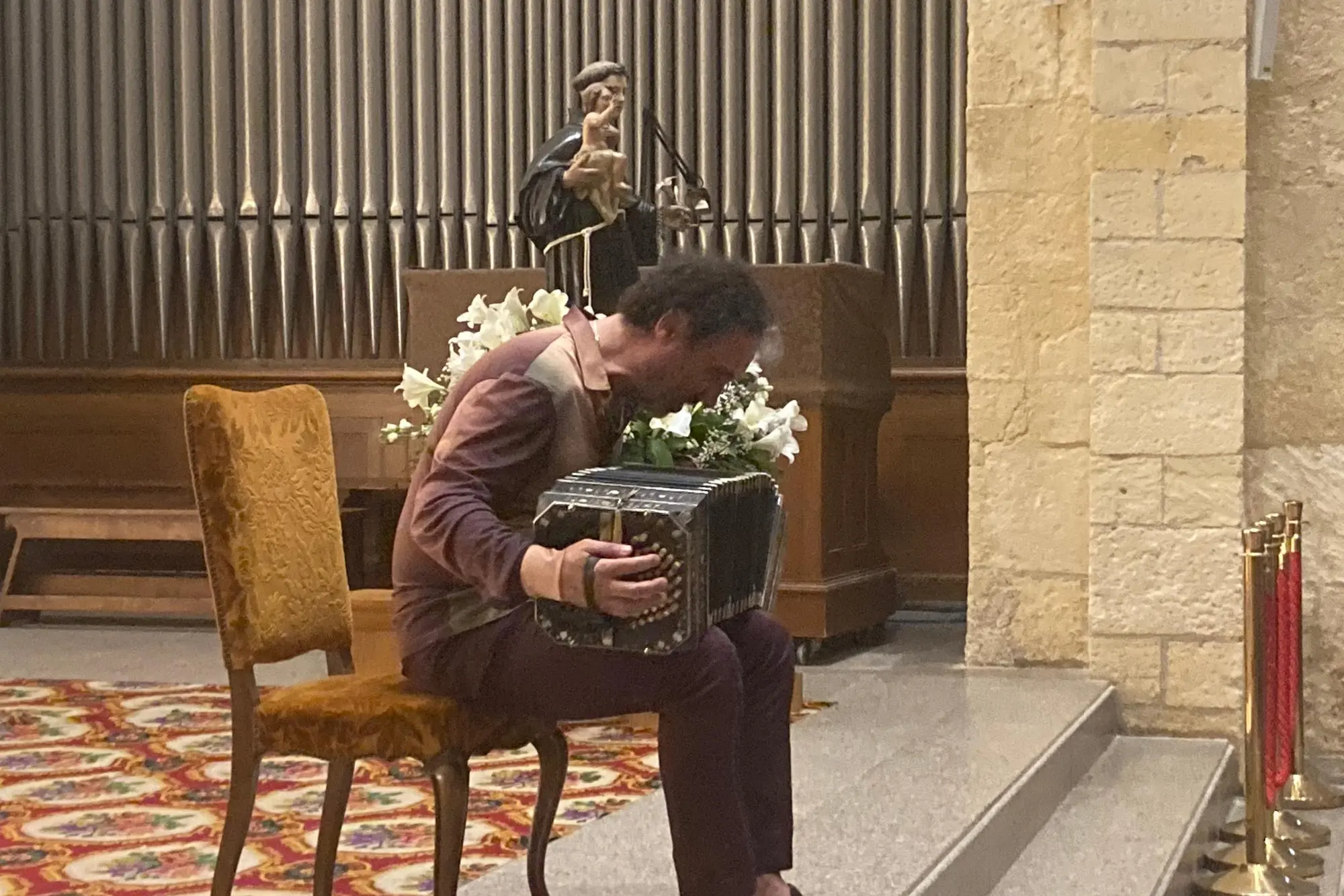 Daniele Di Bonaventura in basilica (Foto: Pala)