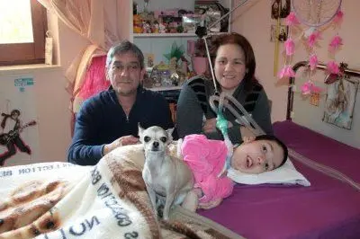 Silvia con il cane Haiko e i genitori (Milena Mundula9