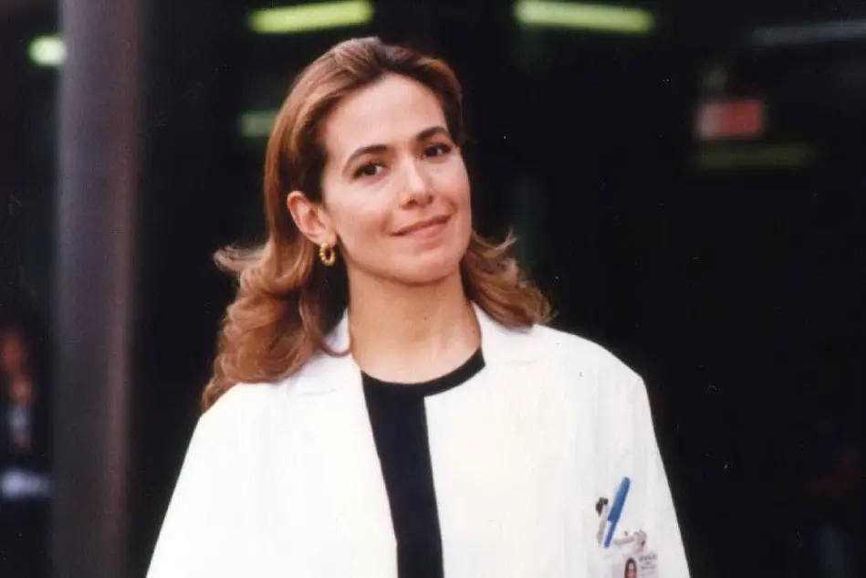 Barbara D' Urso in una foto di scena della "Dottoressa Giò, 1997 (Ansa)