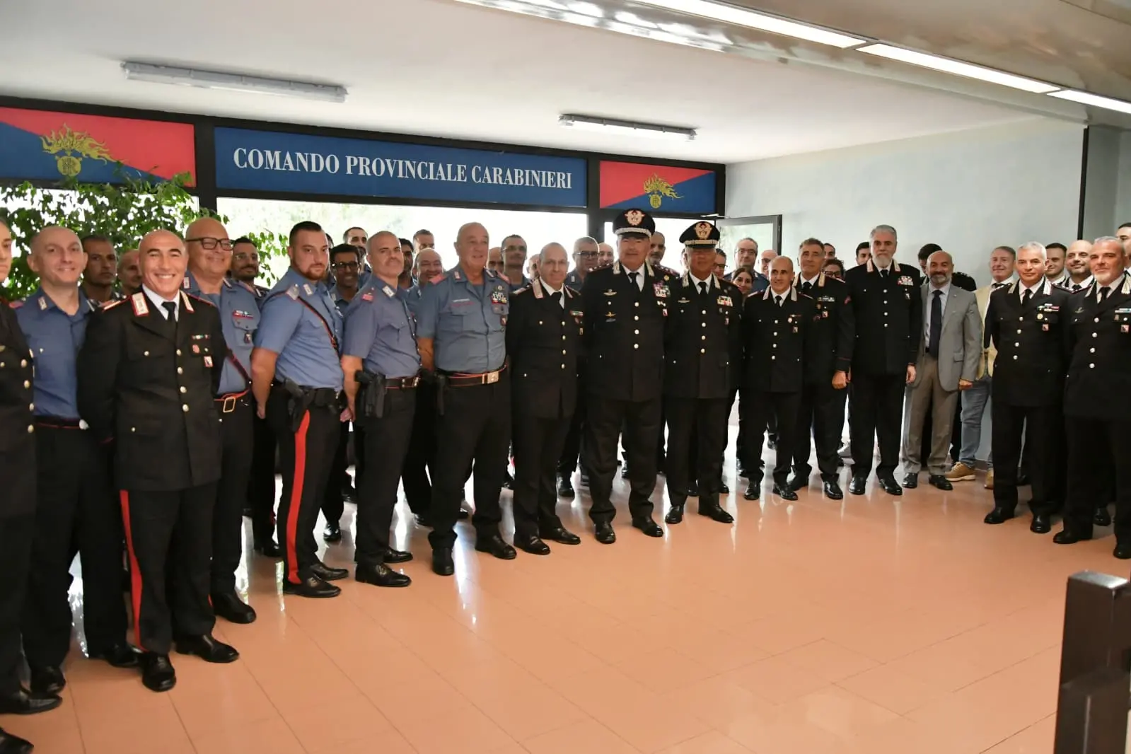 La visita di Iasson al comando provinciale dei Carabinieri