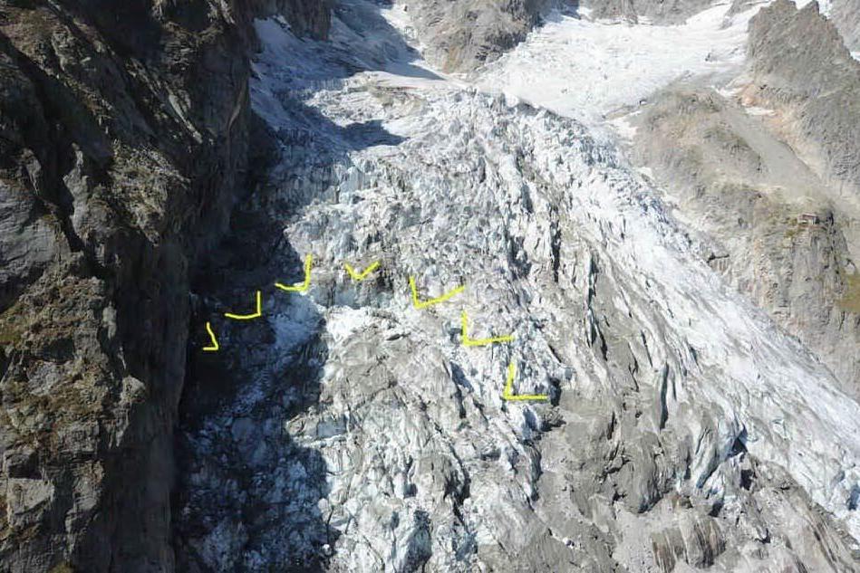 Monte Bianco, il ghiacciaio &quot;scivola&quot; di 35-40 centimetri al giorno