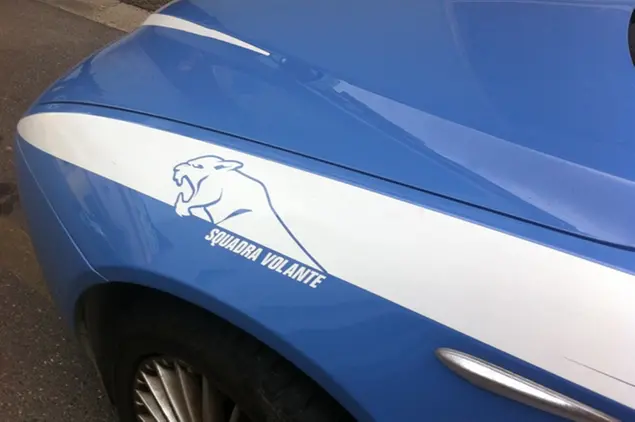 Un'auto della Volante (Ansa)