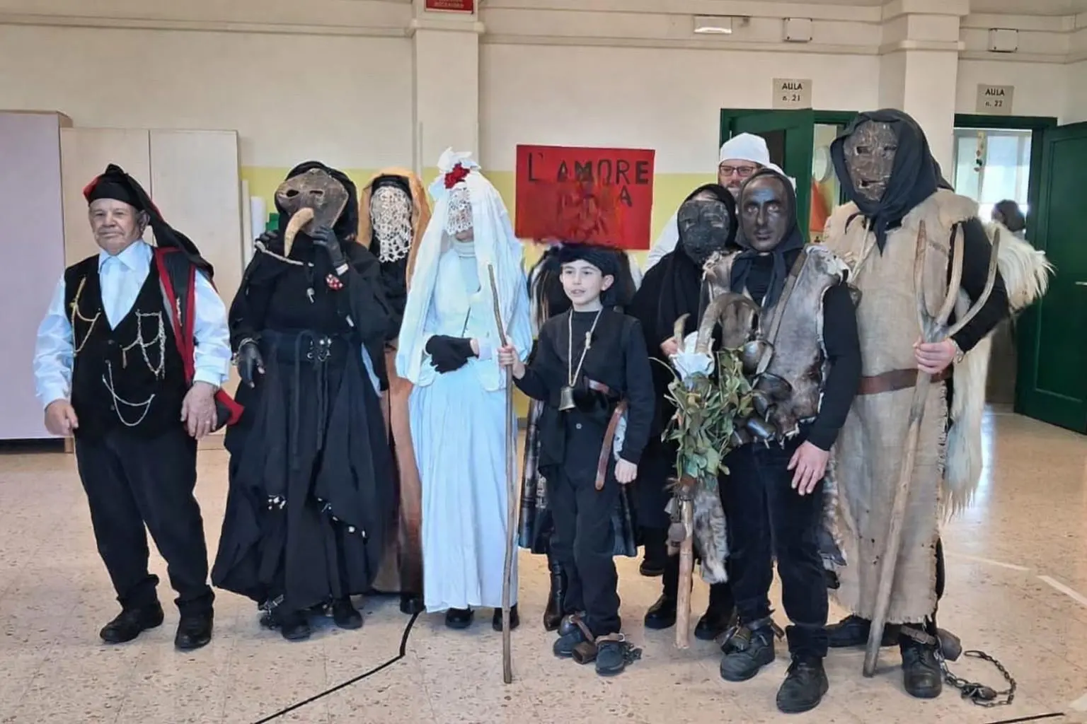 Le antiche maschere galluresi a scuola