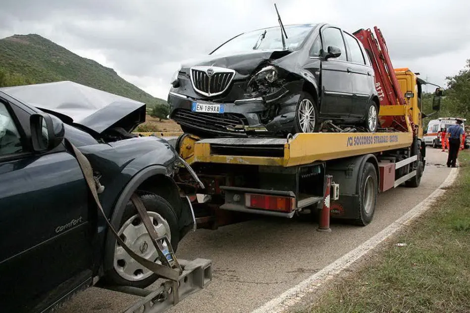 Le auto coinvolte nell'incidente. Foto Milena Mundula