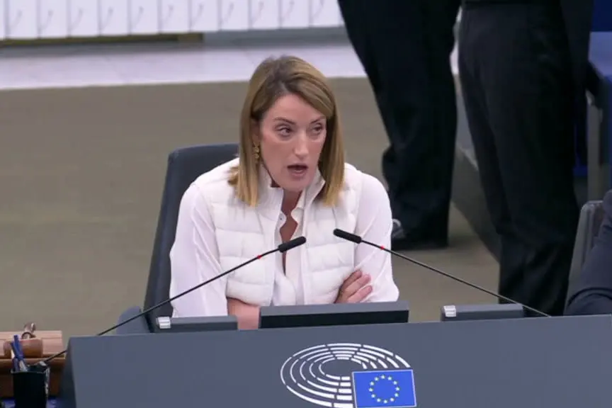 Hassan e la bandiera israeliana a terra, il caso al Parlamento Ue