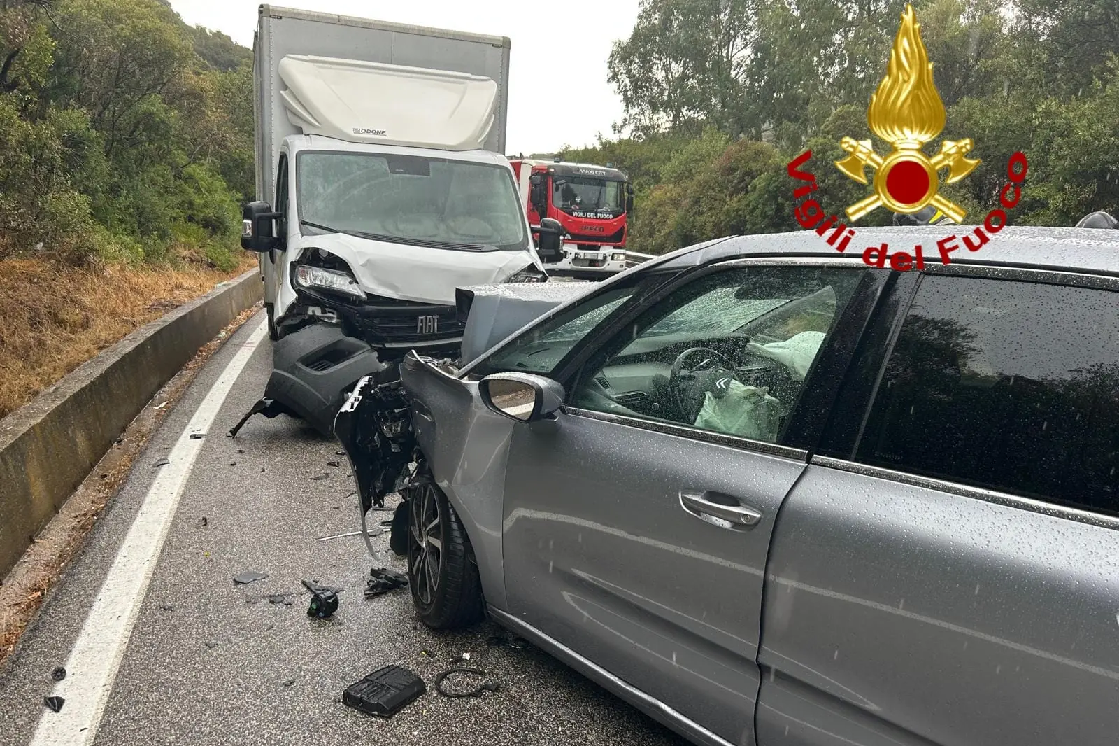 L'incidente a Olbia (foto Vigili del fuoco)
