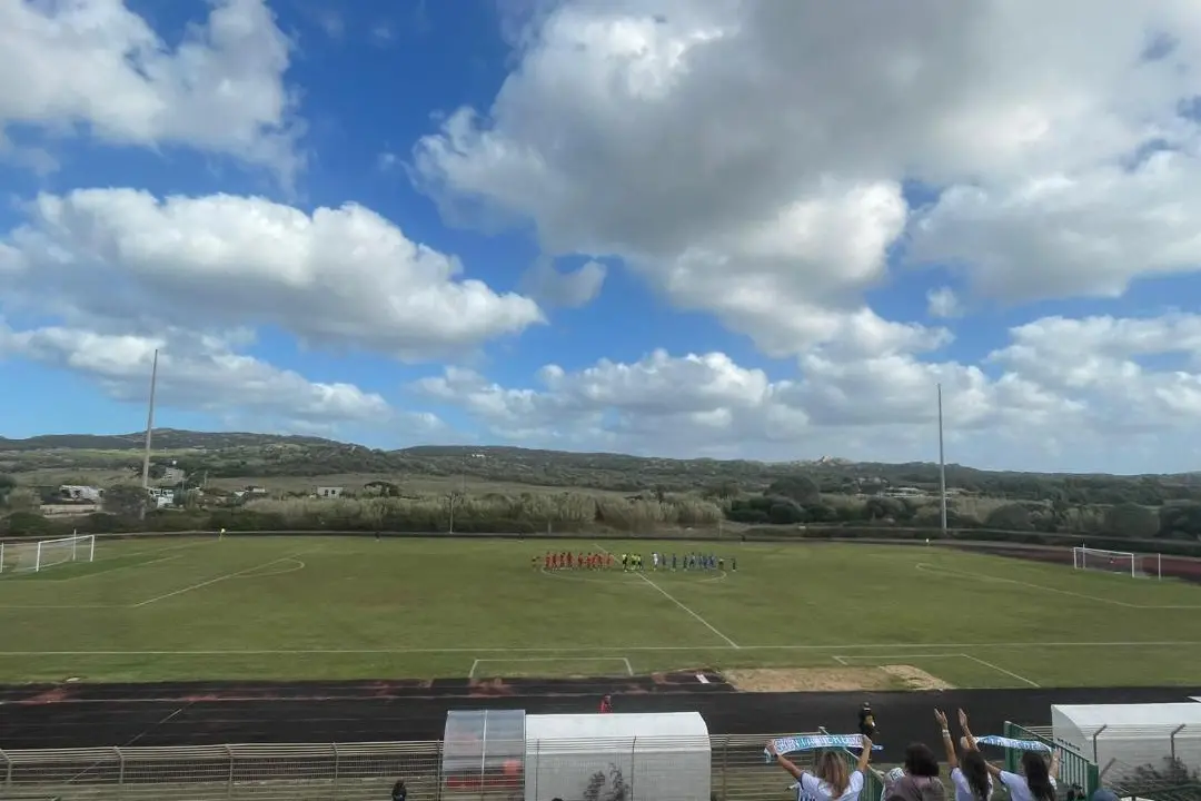 Veduta dall'alto dello stadio Buoncammino di Santa Teresa (foto Ilenia Giagnoni)