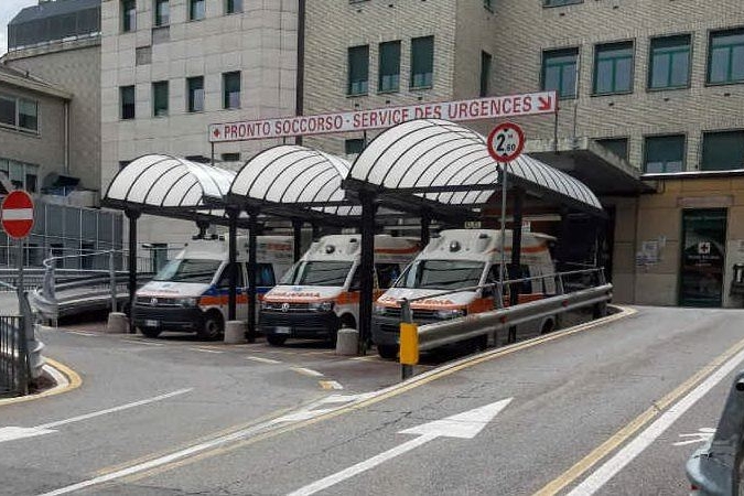 Il pronto soccorso dell'ospedale Parini di Aosta (foto Google Maps)
