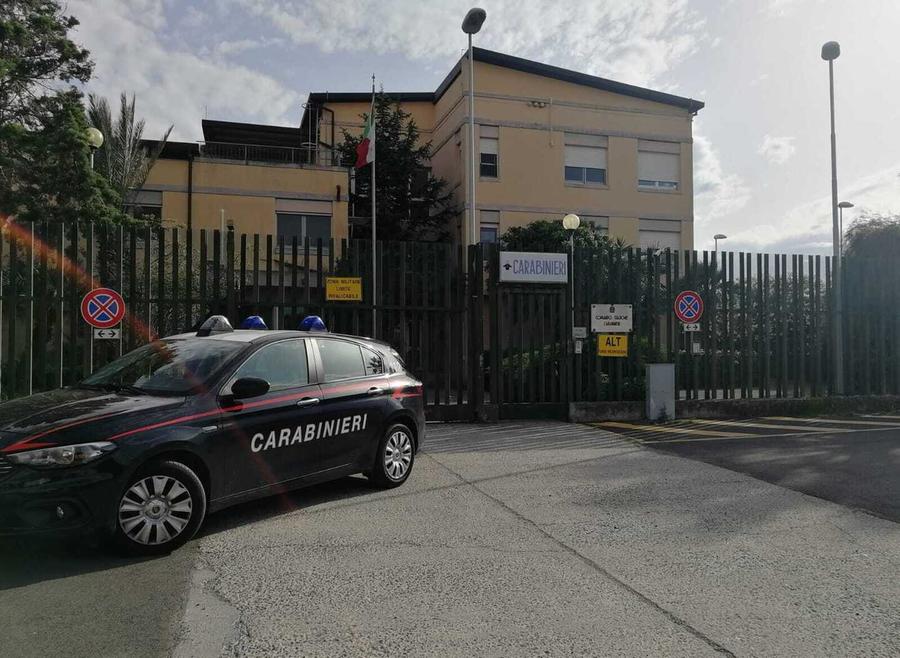Evade dagli arresti domiciliari: in manette