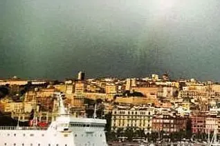 Nuvole nere su Cagliari