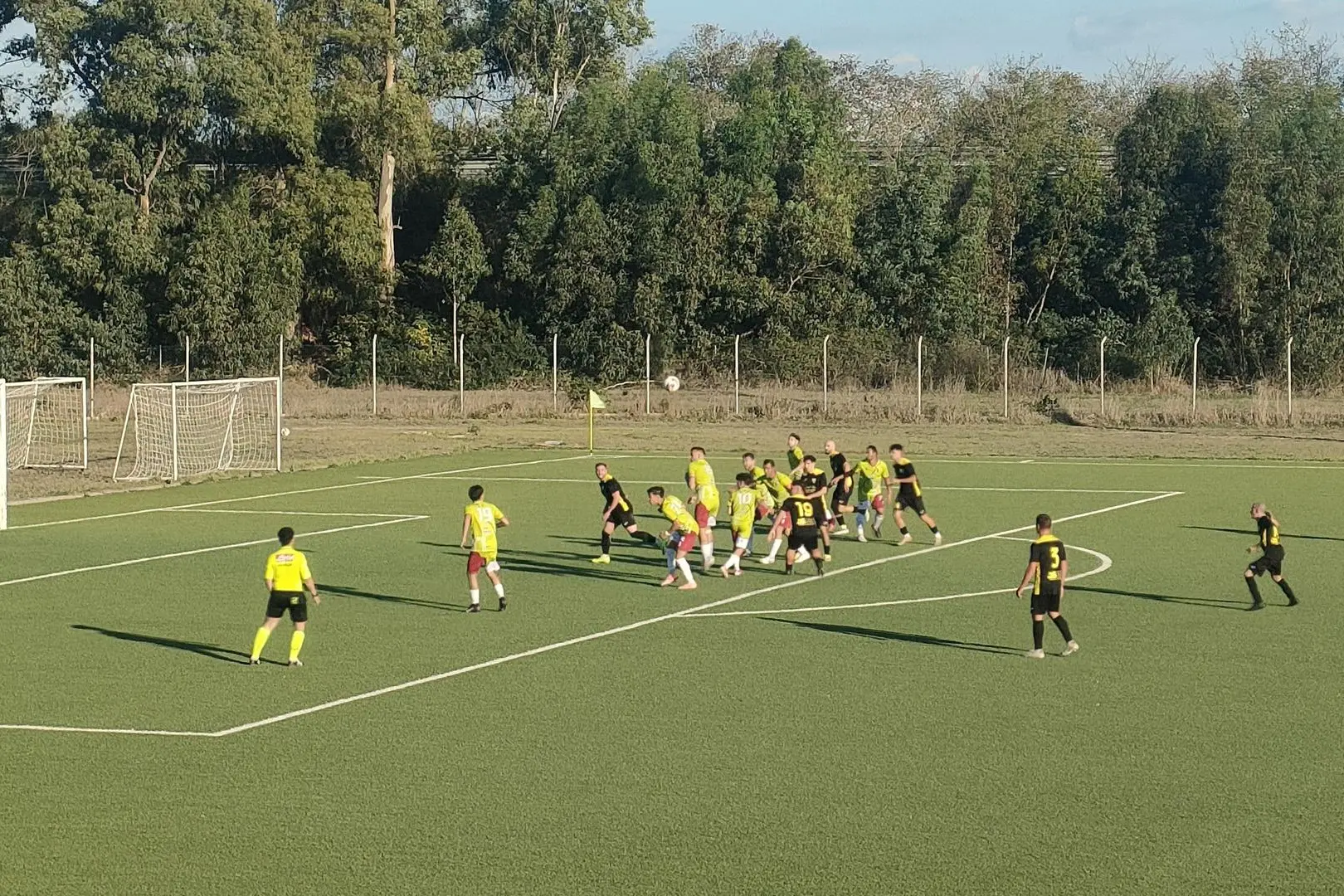 Immagine di una partita del Santa Giusta della scorsa stagione (foto di Giacomo Pala)