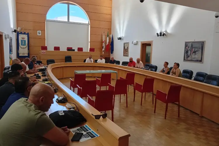 La seduta delle commissioni nel comune di Porto Torres (foto Pala)
