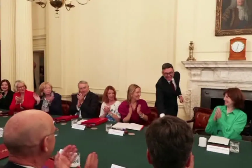 Prima riunione di gabinetto per Burnham: "Siamo una buona squadra"
