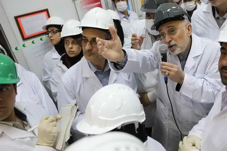 La visita in un sito del capo dell'Organizzazione per l'energia atomica iraniana (Ansa)