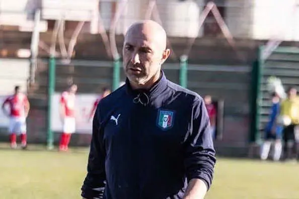 L'allenatore della Tharros, Maurizio Nulchis (Foto G.Pala)