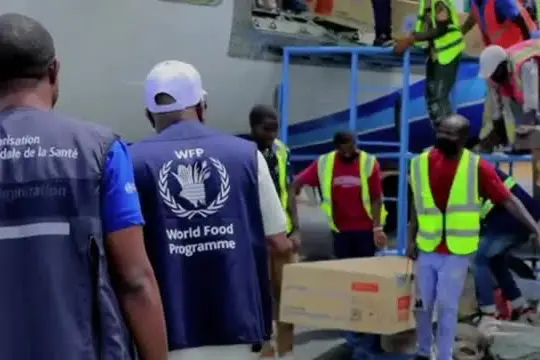 Ebola, aiuti Oms arrivano in Rd Congo; Msf: difficile isolare contatti