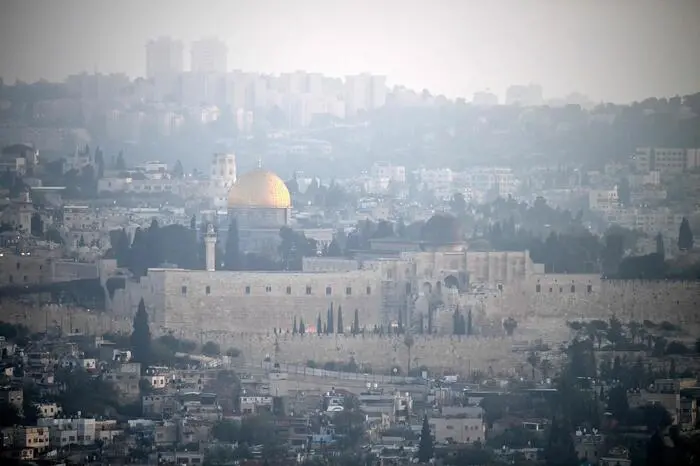 Gerusalemme la mattina dopo gli attacchi (Ansa)