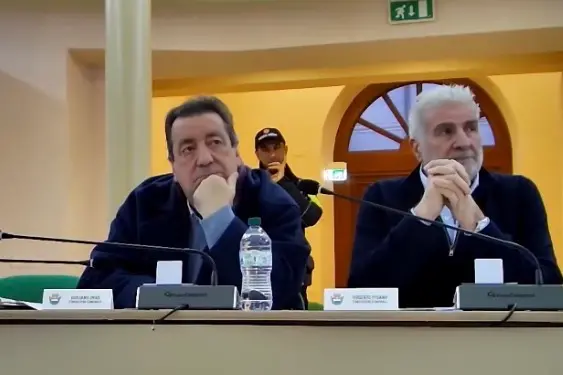 I consiglieri di Oristano al centro Giuliano Uras e Roberto Pisanu