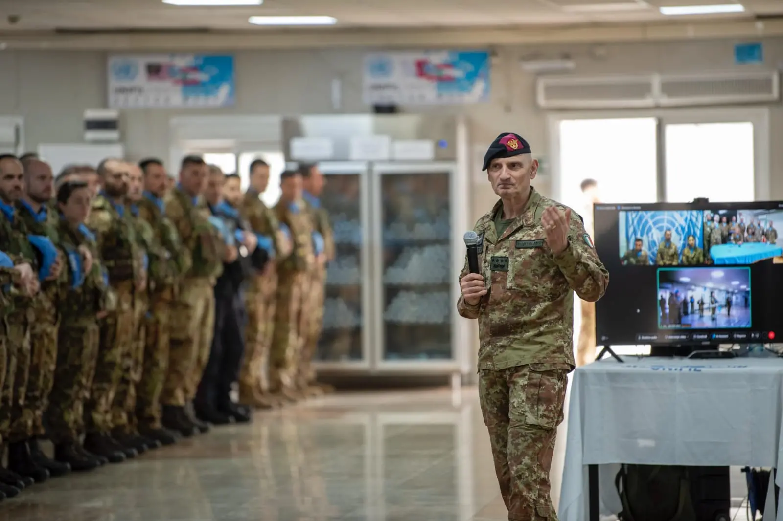 L'incontro di Luciano Portolano con i militari della Brigata Sassari