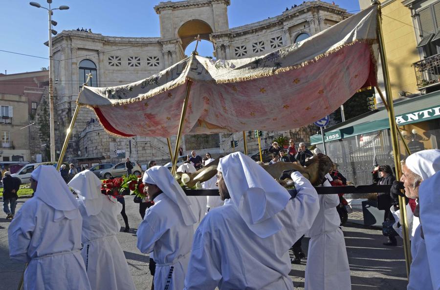 Tradizione, religione e turismo: via a Cagliari ai riti della Settimana santa