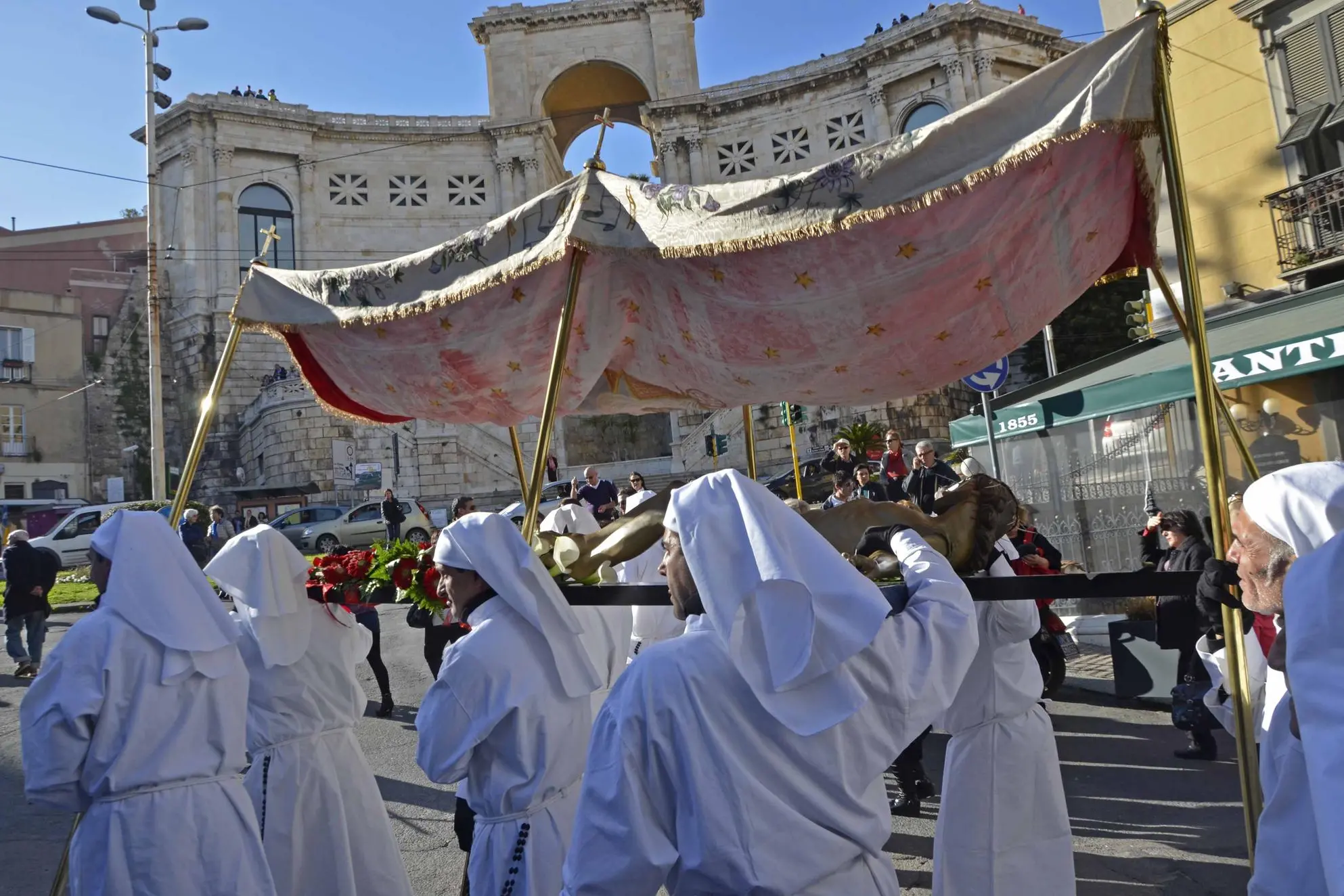 Una procesisone religiosa a Cagliari (L'Unione Sarda)