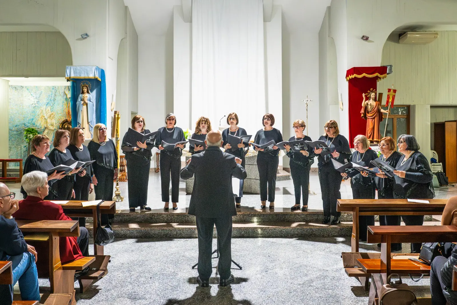 La corale Caterina Cittadini. (foto Scano)