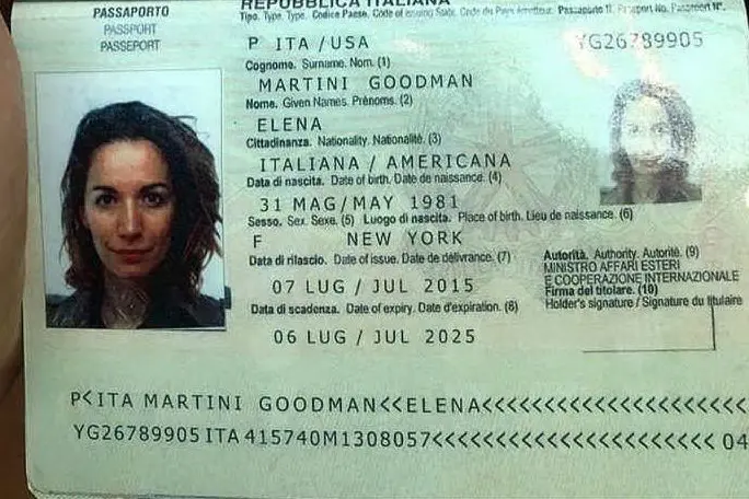 L'immagine del passaporto postata da Andrea Delogu (foto Instagram)