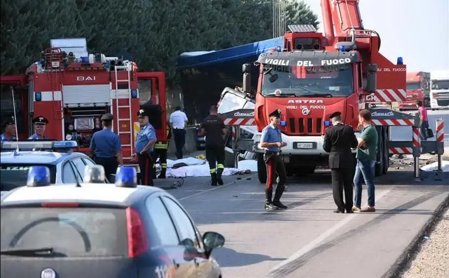 Il luogo dell'incidente (foto Ansa)