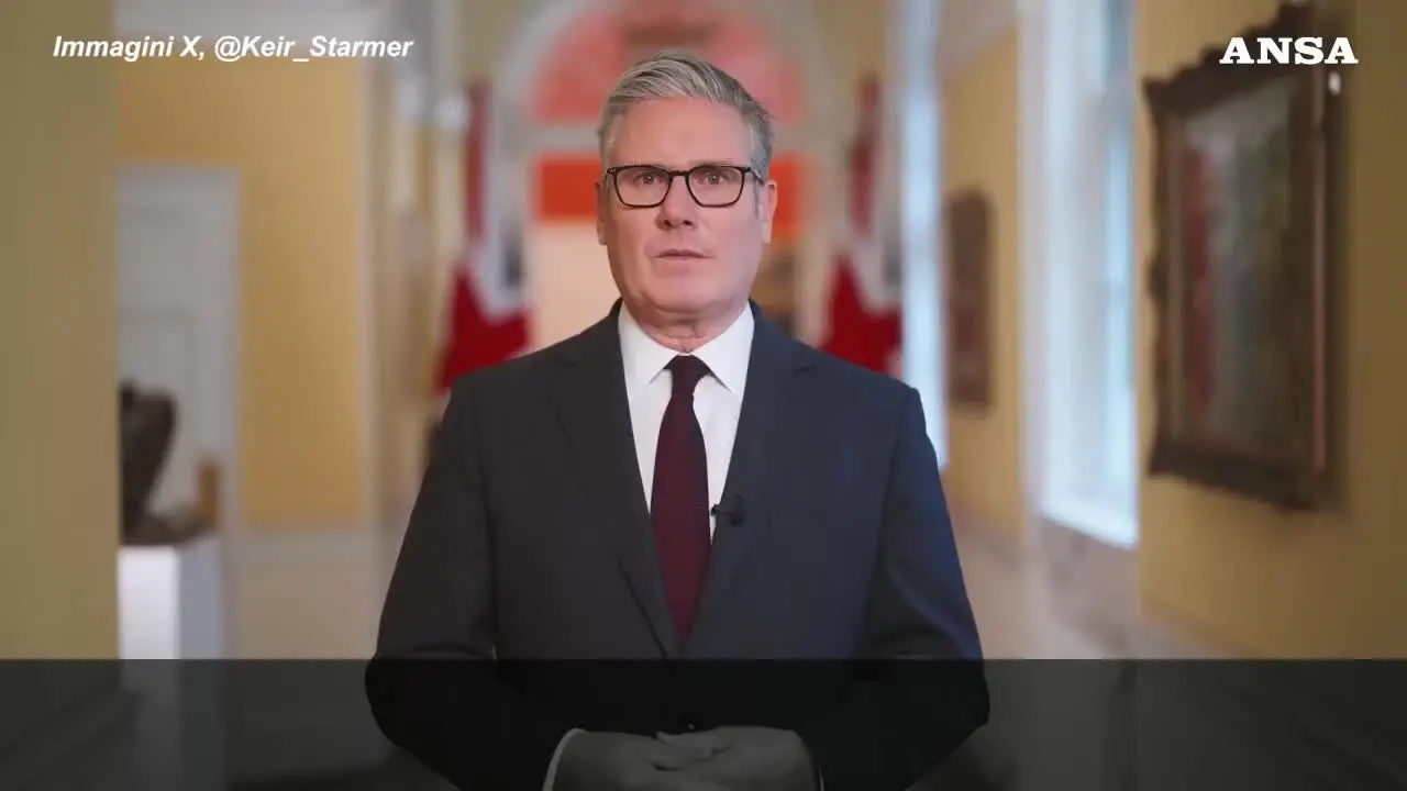 https://immagini.unionesarda.it/version/c:YjAwYzk4ZmEtNzJiYi00:ZjQ2YjA2ZDktMjI4ZS00/image.webp?f=16:9