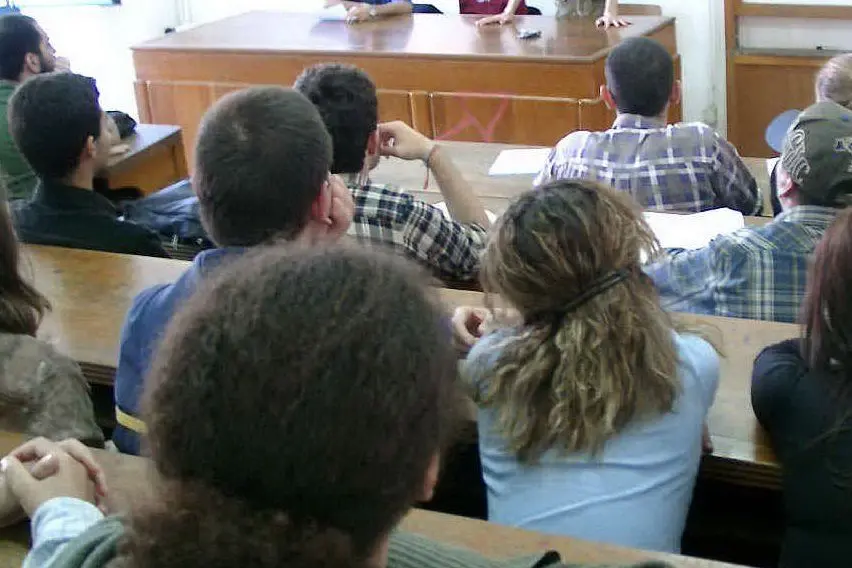 Studenti universitari a lezione