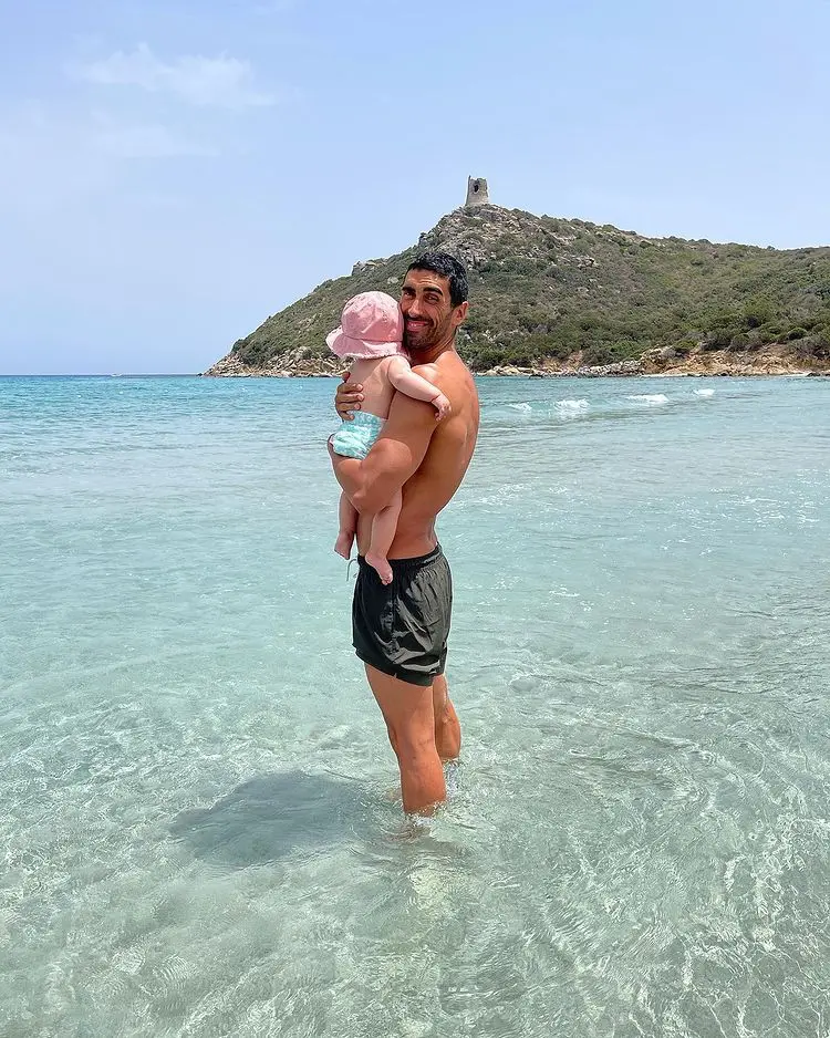 Filippo Magnini con la piccola Mia (foto da Instagram)