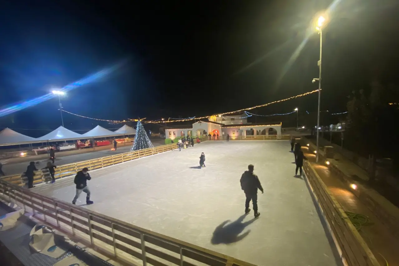 La pista di pattinaggio del 2021 a Budoni (foto Lecca)