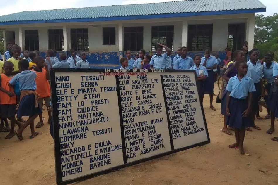 Una nuova scuola in Kenya con l'aiuto di tre volontarie