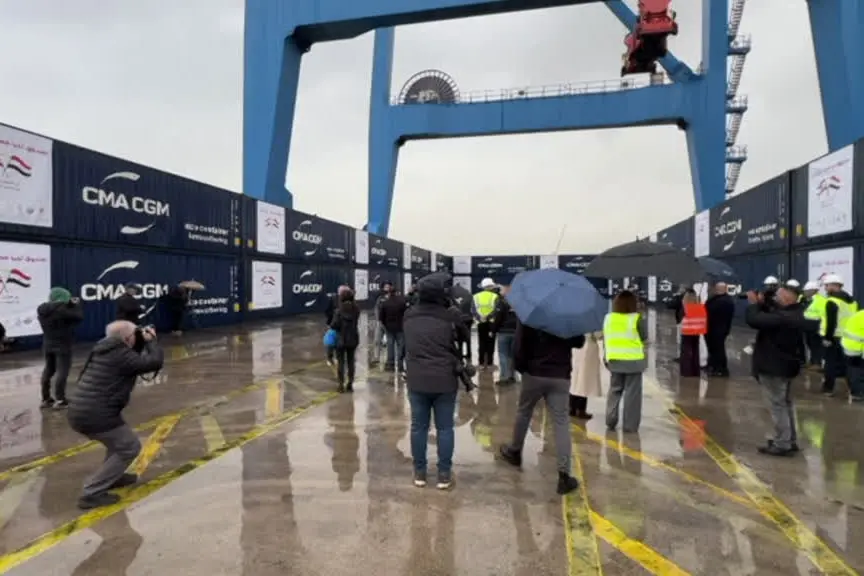L'Egitto consegna aiuti in Libano e chiede stop agli attacchi