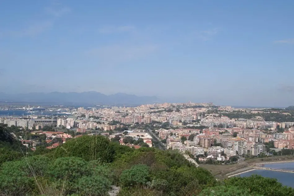 Una panoramica di Cagliari (Archivio L'Unione Sarda)