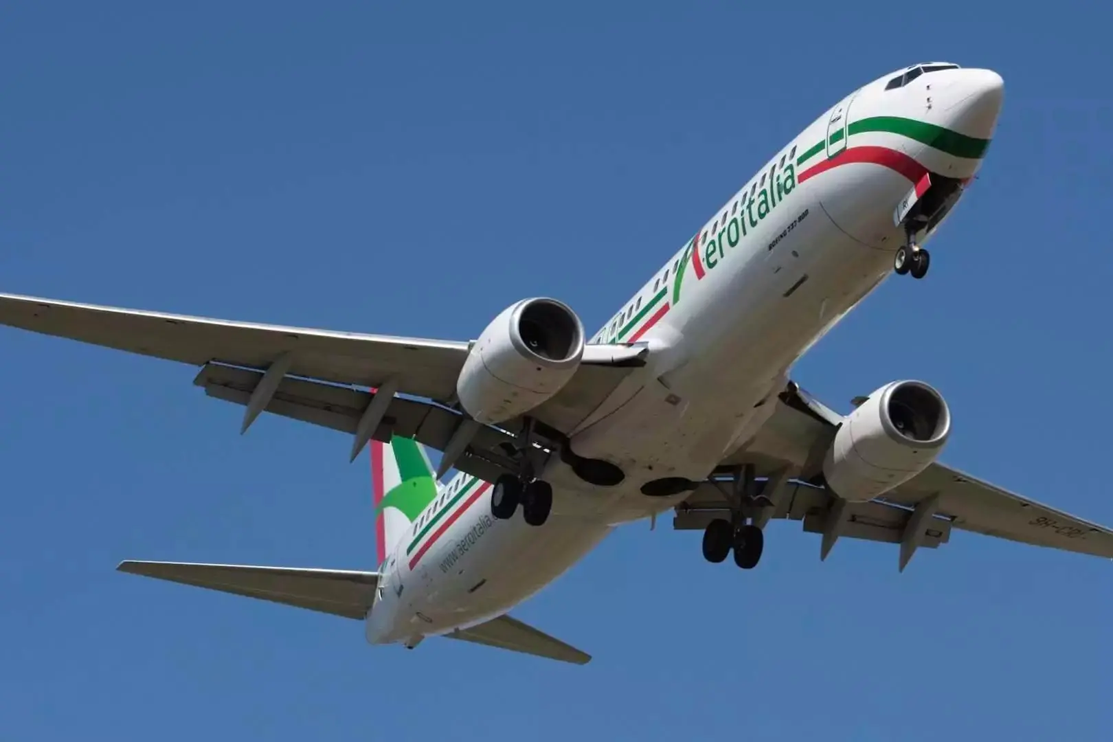 Aereo in decollo Aeroitalia