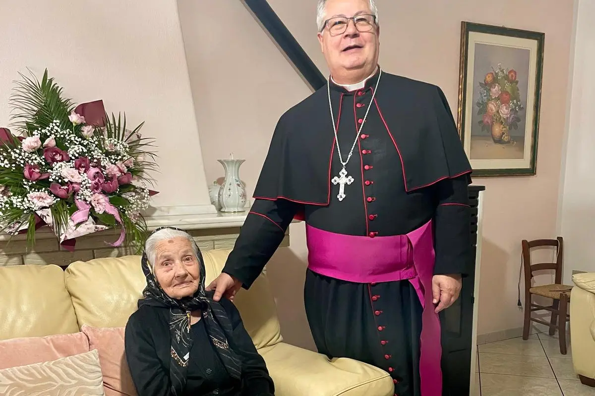 Tzia Sisinnia e monsignor Carboni