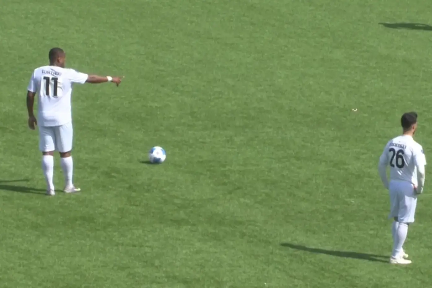 Furtado si prepara a battere una punizione contro l'Ischia (foto Ilenia Giagnoni)