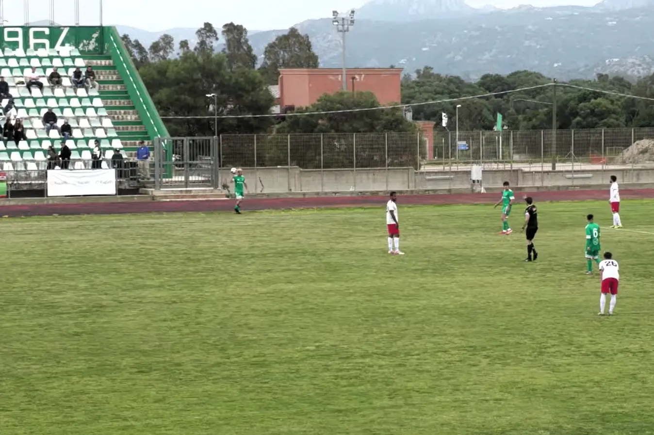 Saggia con la maglia numero 6 in Arzachena-Bosa (foto Ilenia Giagnoni)