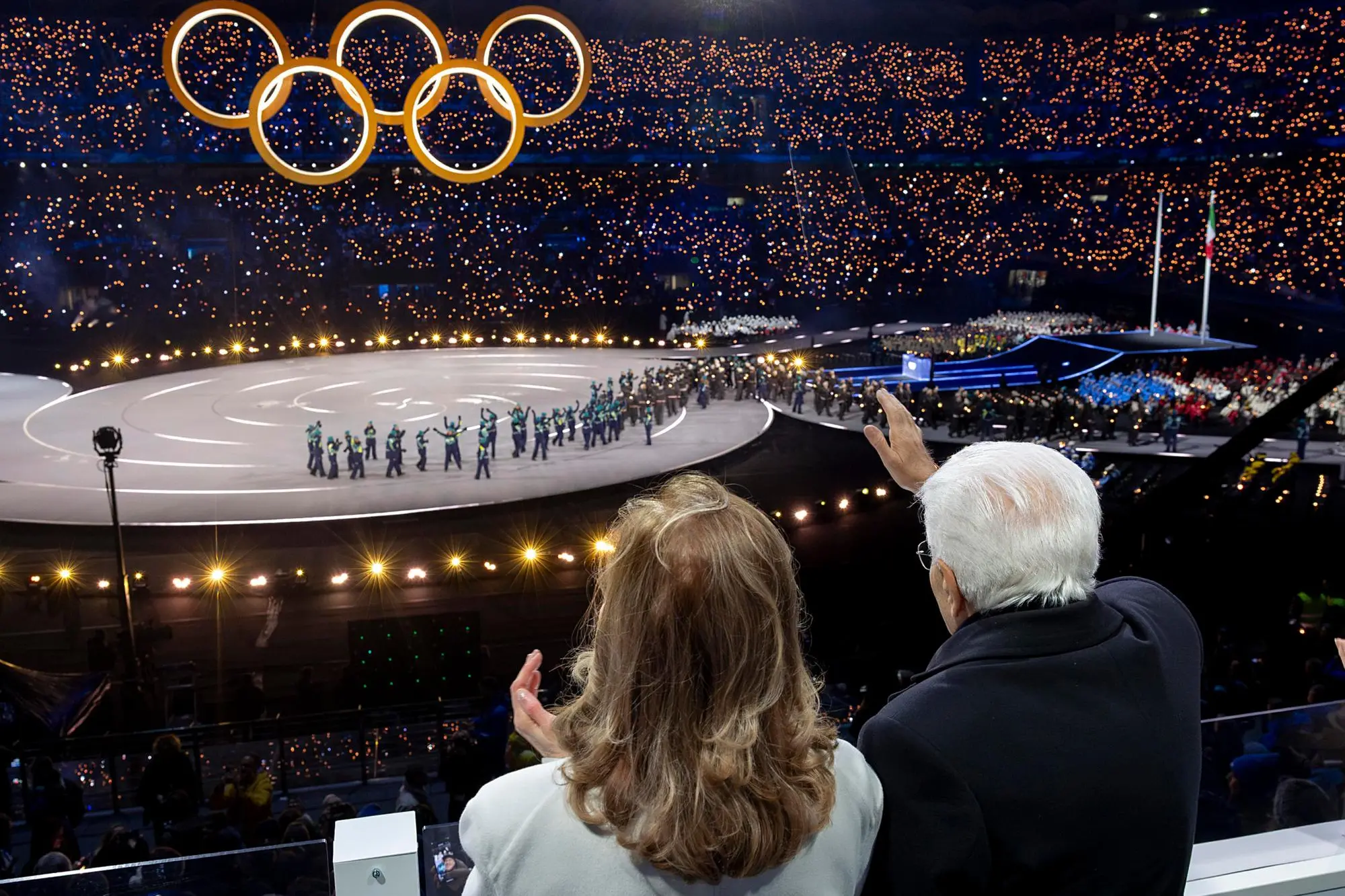 Milano-Cortina, la cerimonia d’inaugurazione: Mattarella in tram, Mariah Carey canta “Volare”, Laura Pausini l'Inno di Mameli A handout picture made available by the Quirinal Presidential Palace (Palazzo del Quirinale) Press Office shows Italian President Sergio Mattarella during the Opening Ceremony of the Milano Cortina 2026 Winter Olympic Games, in Milan, Italy, 06 February 2026. ANSA/PAOLO GIANDOTTI/QUIRINAL PALACE PRESS OFFICE HANDOUT ++ANSA PROVIDES ACCESS TO THIS HANDOUT PHOTO TO BE USED SOLELY TO ILLUSTRATE NEWS REPORTING OR COMMENTARY ON THE FACTS OR EVENTS DEPICTED IN THIS IMAGE; NO ARCHIVING; NO LICENSING+++NPK